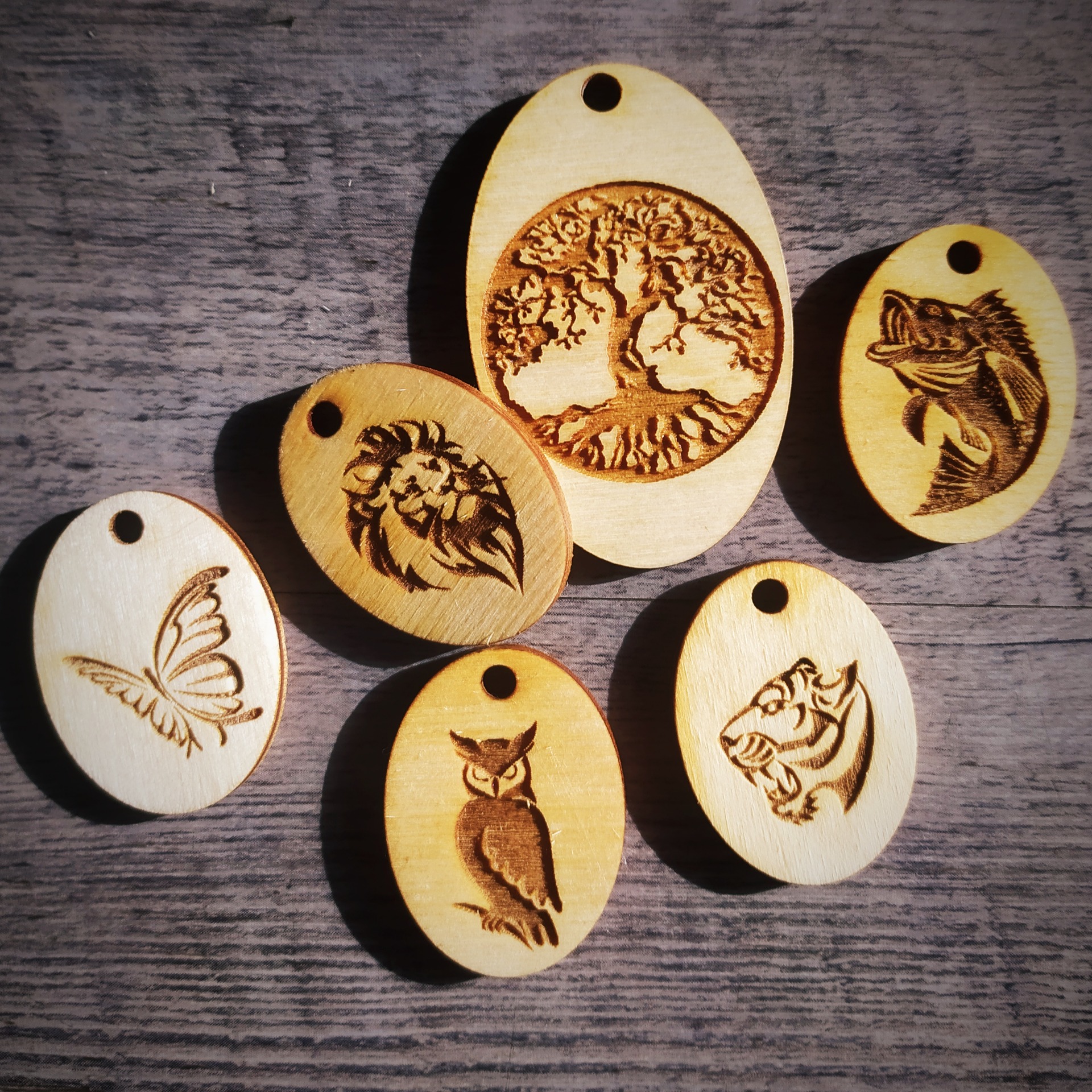 Přívěsky na klíče s vlastním motivem